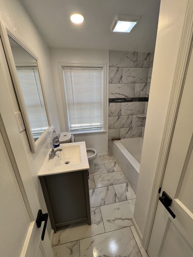 Building Photo - Stunning Updated 3BR/2BA Row Home in the Heart of Towson