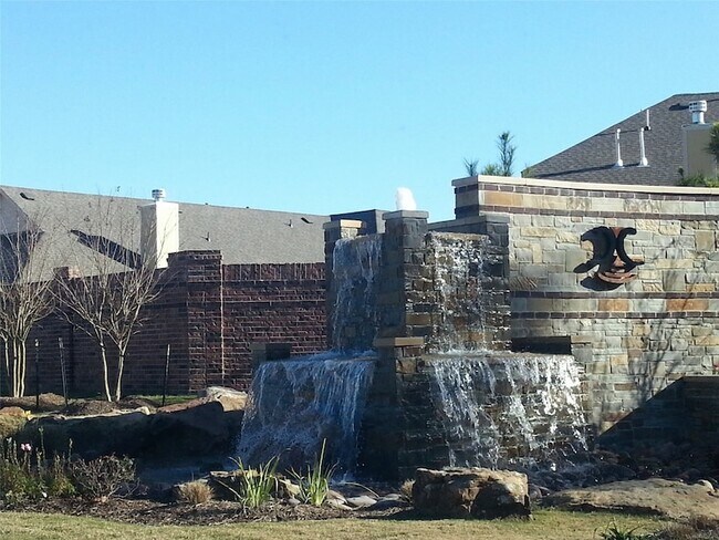 Building Photo - 5607 S Denham Ridge Ln