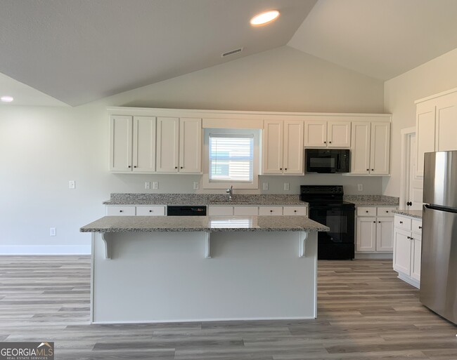 Building Photo - 117 Lake Meadows Dr