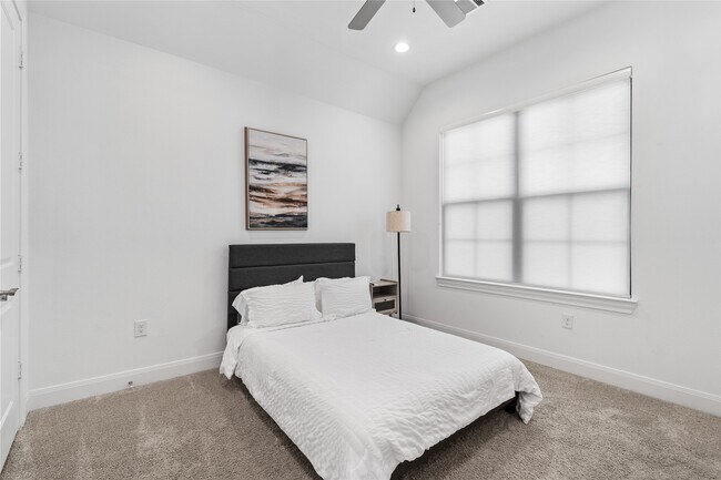 Building Photo - 3319 Beverly Frst Dr