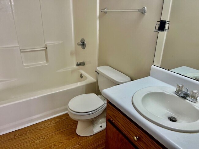 Building Photo - Rockcreek Dr #4 &amp; 369 Mathis