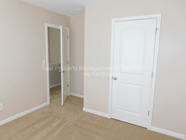 Building Photo - 2035 Chapel Park Ln