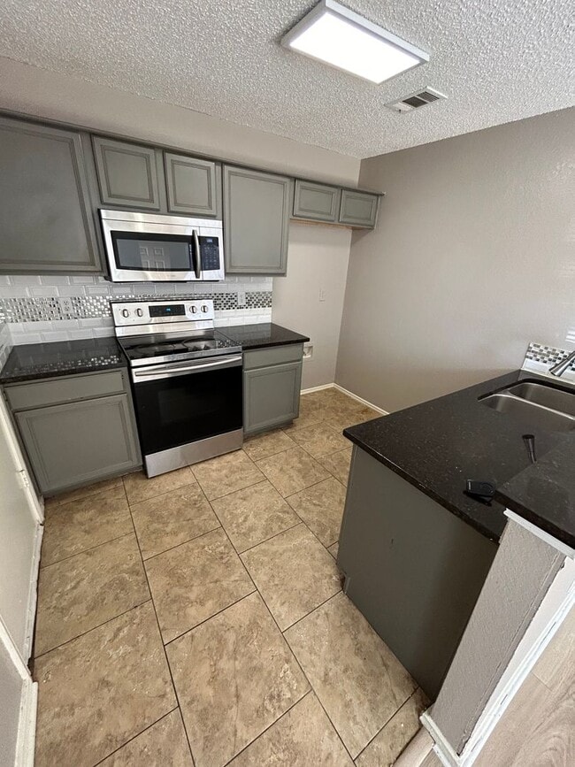 Building Photo - Make yourself at home!