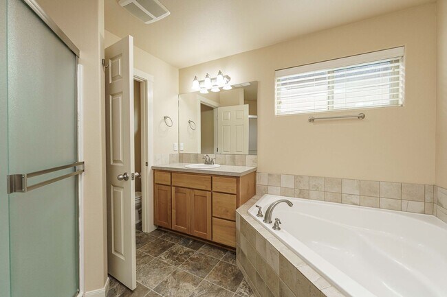 Building Photo - $1000 Year End Savings - Ask Us How! Convenient Location 3 Bedroom 2.5 Bathroom with Fence Back Yard