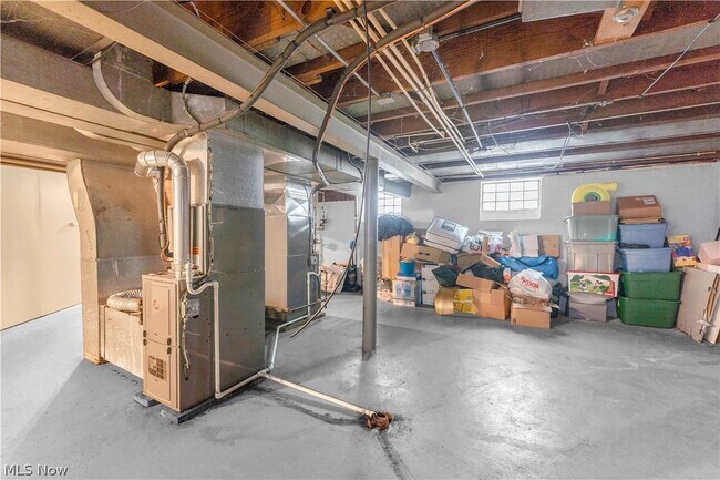 Building Photo - 13613 Cedar Rd