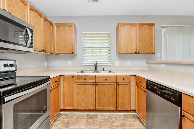 Building Photo - 5750 Laborde Ave