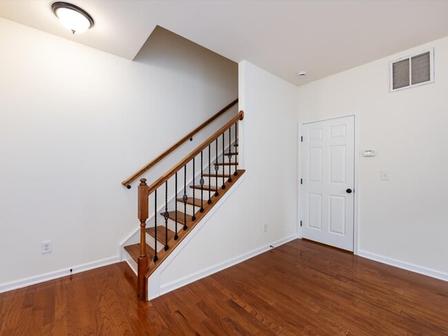 Building Photo - 257 N Irwin Ave