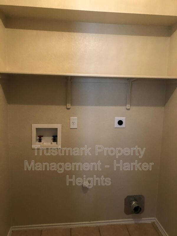 Building Photo - 4705 Golden Gate Dr