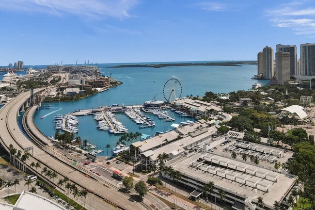 Building Photo - 398 NE 5th St