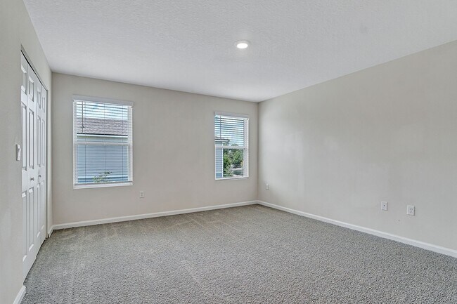 Building Photo - 920 Observatory Pkwy