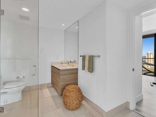 Building Photo - 121 NE 34th St