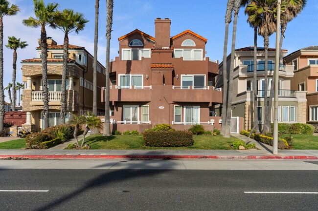 Building Photo - OCEAN FRONT CONDO IN HUNTINGTON BEACH