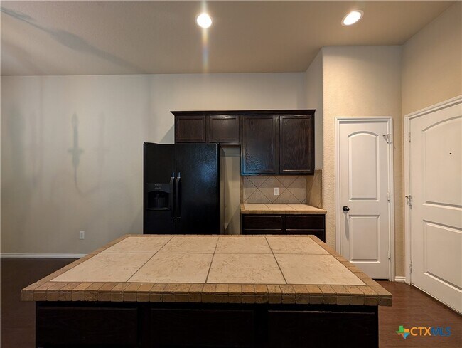 Building Photo - 298 Rosalie Dr