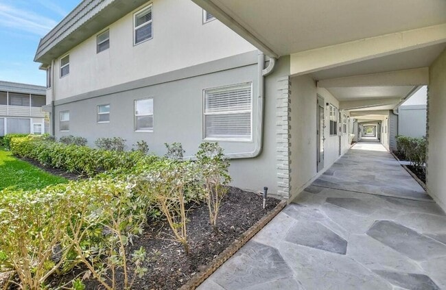 Building Photo - 581 Monaco Blvd