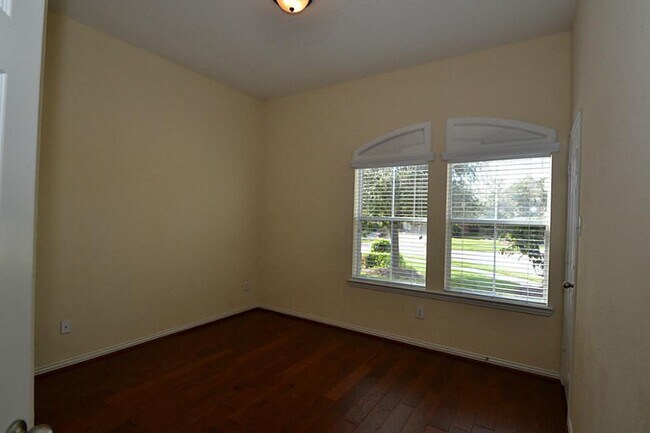 Building Photo - 6606 Cadogan Ct