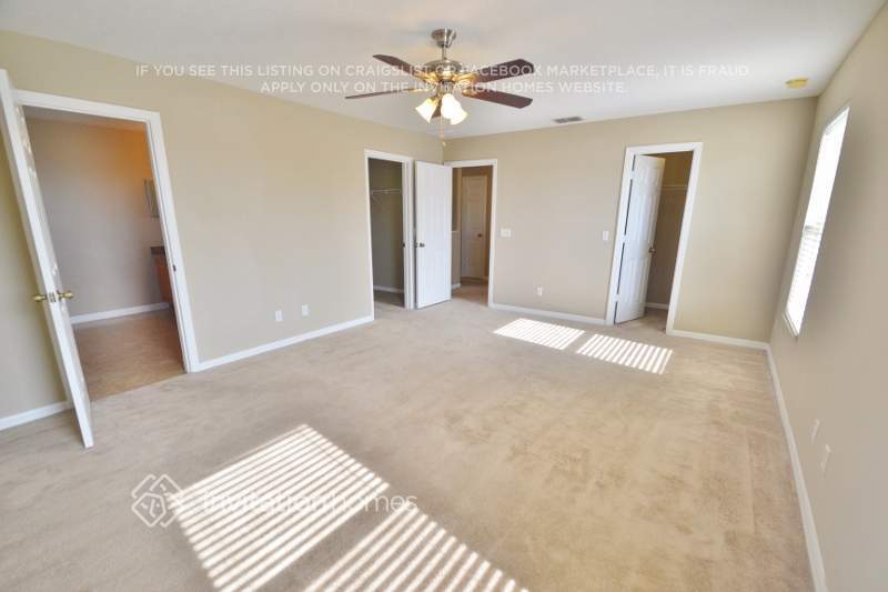 Building Photo - 1346 Karok St