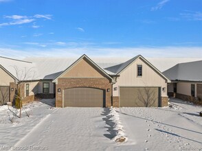 Building Photo - 1521 Tribute Dr