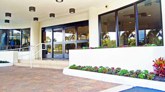 Building Photo - 3000 N Ocean Dr