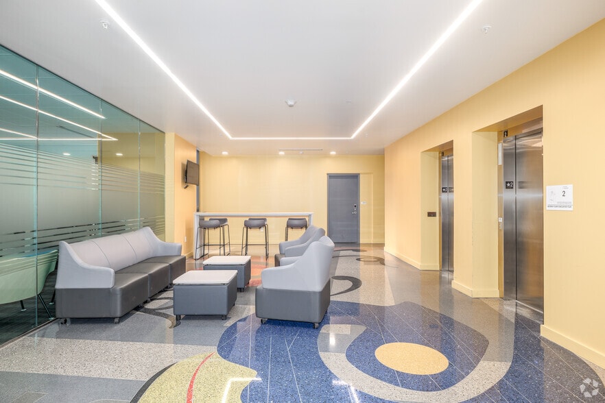 Lobby Photo - Central Collegetown - Catherine Commons