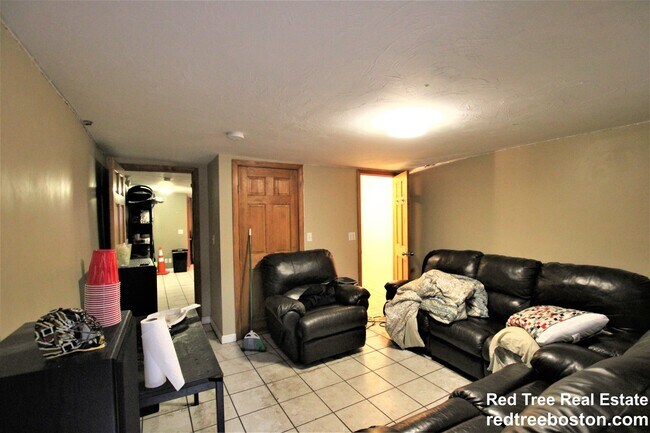 Building Photo - 8 Sewall St