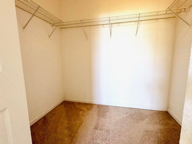 Building Photo - Peaceful 4 Bedroom 3 Full Bath Townhome In...