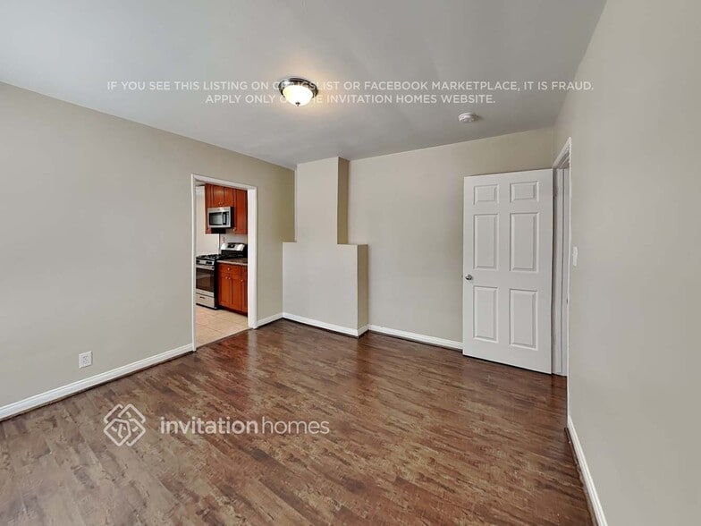 Building Photo - 18601 Victory Blvd