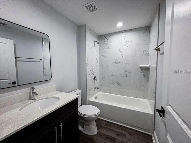 Building Photo - AMAZING 3-bedroom, 2-bathroom home.