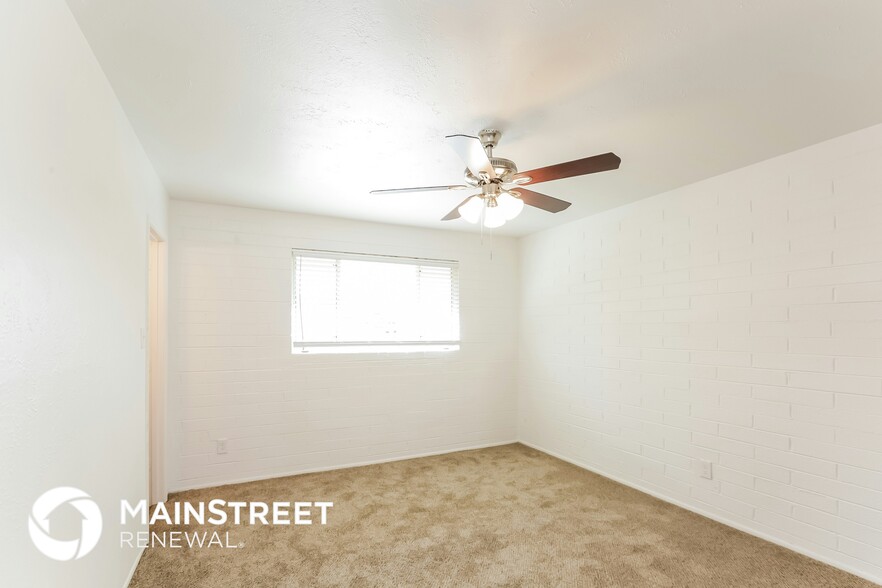 Building Photo - 2956 N 50th Dr
