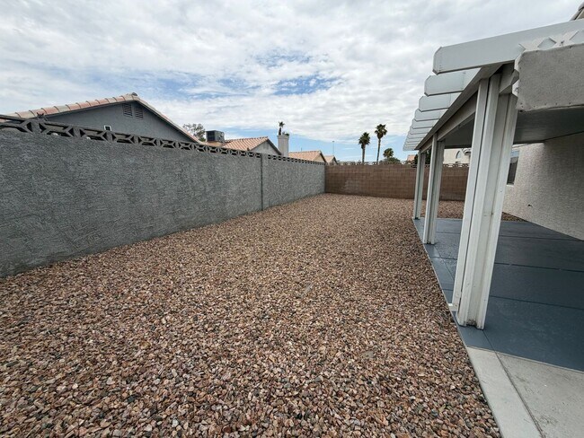 Building Photo - Beautiful Single Story Home Ready for Immediate Move-In
