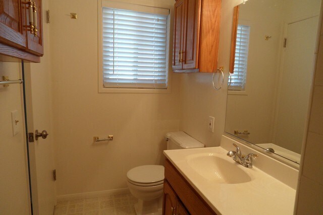 Building Photo - Spacious 6 Bedroom, 3 Bathroom, Single Fam...