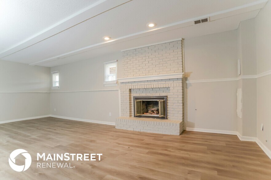 Building Photo - 14513 Laquinta Dr