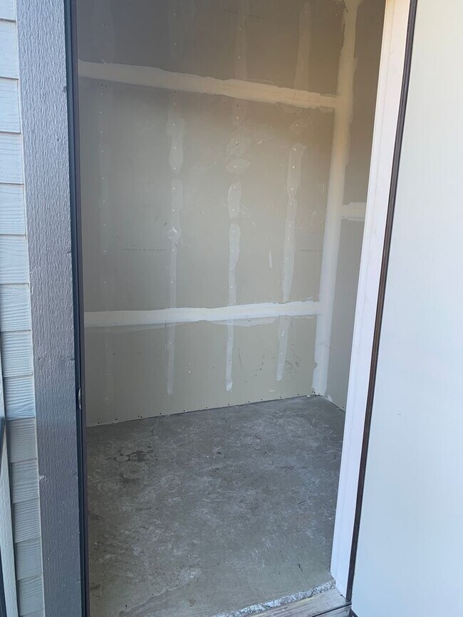 Building Photo - Great New Lava Ct Apartments!