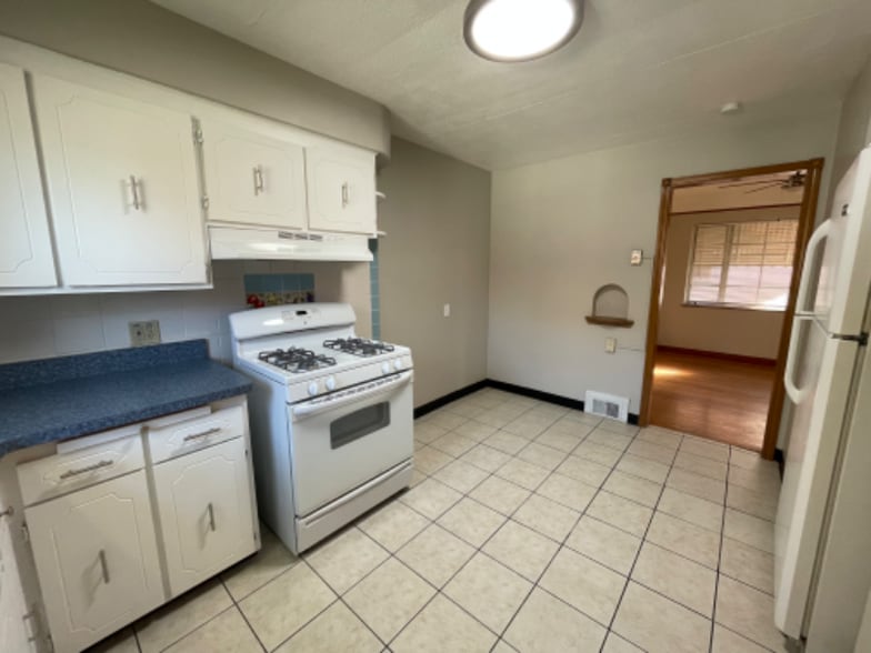 Building Photo - 5869 W 54th St