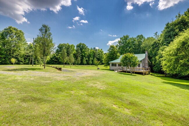 Building Photo - "Charming 2-Bedroom Furnished Retreat with Spacious Layout and 2.5 Baths in York, SC!"