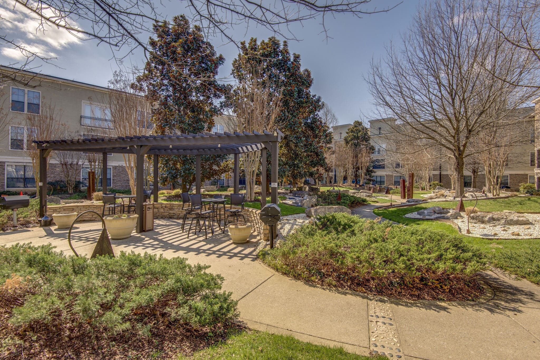 Building Photo - 2600 Hillsboro Pike