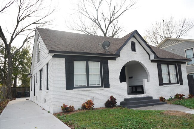 Building Photo - 2516 Isabella St