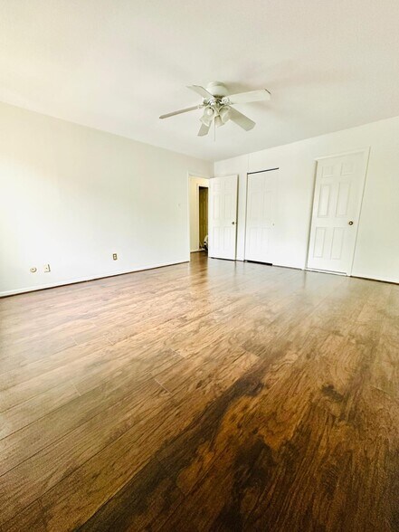 Master Bedroom - 4950 W Brigantine Ct