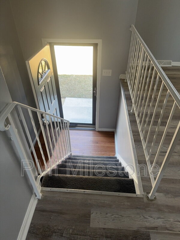 Building Photo - 3333 Swann Rd
