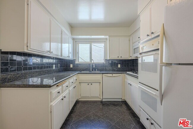 Building Photo - 1131 14th St