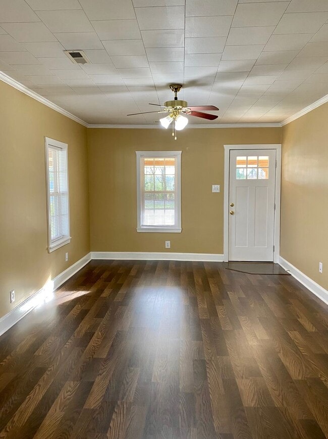 Building Photo - Amazing property! Dreamy wraparound porch! Immaculate & Completely Updated! 3 Bedrooms/2 Baths!