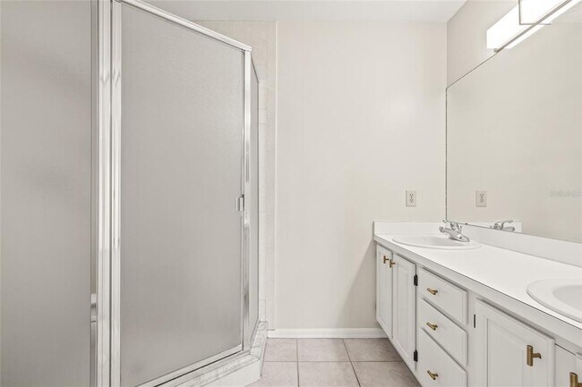 Building Photo - 609 S Glen Ave