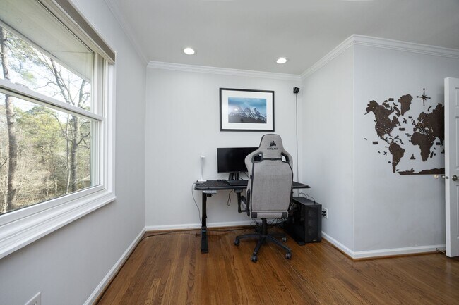 Building Photo - Beautifully renovated large home in CHCCS school district! Available mid-June!