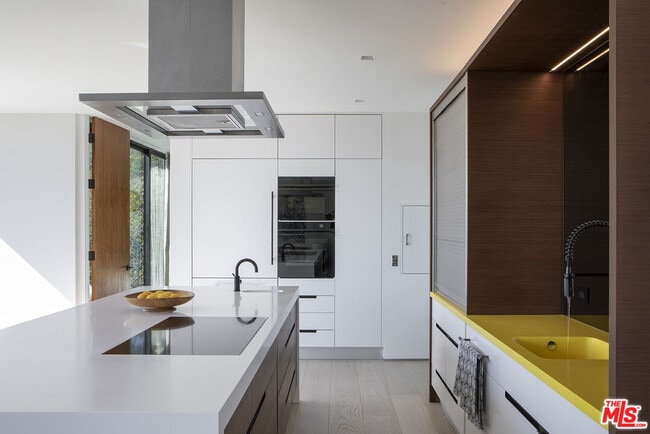 Building Photo - 2635 Hargrave Dr