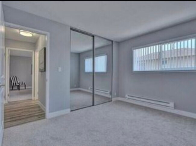 Building Photo - 910 Clinton St