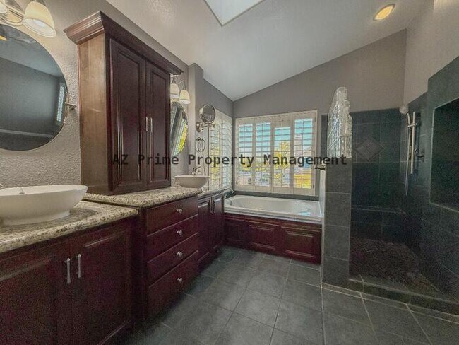 Building Photo - 260 W Calle Monte Vista