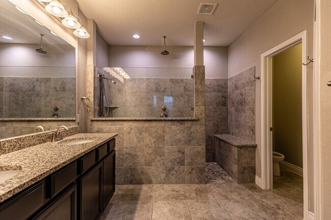 Building Photo - 27462 Paraiso Sands