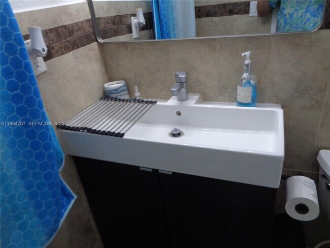 Building Photo - 2501 S Ocean Dr