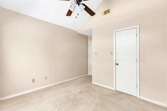 Building Photo - 70 Fern View Ct