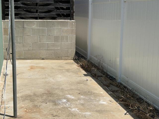 Building Photo - 8621 Willow Terrace