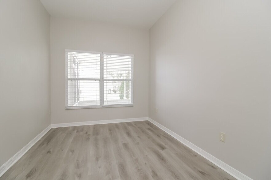 Building Photo - 131 Harwood Cir